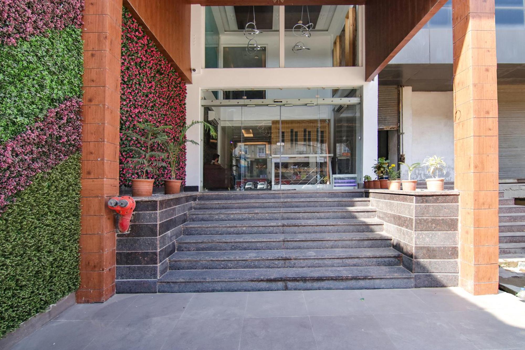 Fabhotel Prism Grand Zirakpur Dış mekan fotoğraf